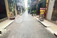 Cần bán nhà ngõ trần quốc hoàn. diện tích 41m², ô tô tránh. giá 9.4 tỷ