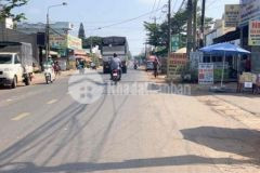 Chính chủ bán đất gần trung tâm xã mặt tiền nhựa