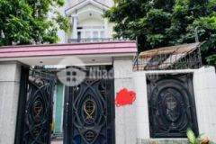 Nhà 200m2 đất 3l mt ngô đức kế p12 bt