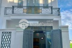 Nhà chính chủ 60m2700tr sổ hồng riêng gần chợ xtt