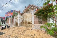 Cho thuê biệt thự mặt tiền nguyễn văn cừ nói dài,giá thuê 20 triệu