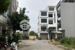 Đât tđc ngọc thuỵ ô tô tránh thoáng trước sau