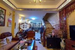 Nhà đẹp cầu giấy ngõ thông dt 42m 5 4 tỷ