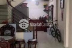 Nhà thiên lôi 42m 3 tầng đường 4m oto đỗ cửa