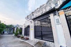 Bán nhà 3 lầu hẻm xe hơi 1806 ht phát tt nhà bè