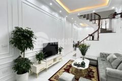 Siêu đẹp chùa láng 3 gác oto gần sát hồ 35m 5t