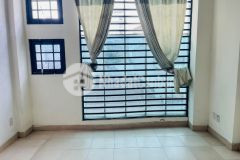 Bán nhà lạc long quân, 5 tầng, sát mặt tiền, 5.3 tỷ, 0902854465.