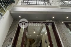 Bán nhà 151 bát khối long biên ô tô vào 31m2 x 5 tầng 3.2 tỷ