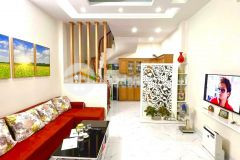 Hỉnh 4 tỷ nhà mới phố xuân đỉnh ô tô đỗ cửa 30 m ra phố