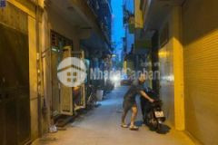 Nhà đống đa32m2 5 tầng ô tô đỗ cửagần phố4 tỷ