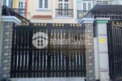 Nhà vi bằng sân đậu xe hơi gần ub bình mỹ