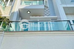 Bán nhà 1 trệt 3 lầu mặt tiền đường bình gĩa, hướng tây bắc.