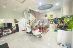 Nhà 4 tầng ở ngay ngang bự 7,5m linh trung, thủ đức chỉ 5 tỷ.