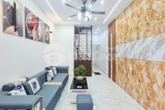 Chỉ nhỉnh 4 tỷ có ngay căn nhà phố ngọc khánh, dt 35m2, gần phố, nhà đẹp đón tết.