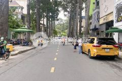 Bán 2 căn nhà quận 1, mt đường sương nguyệt ánh, tổng dt 280m2, sổ hồng