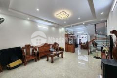 Nhà 100m2 cạnh bến xe trung tâm có gara ô tô