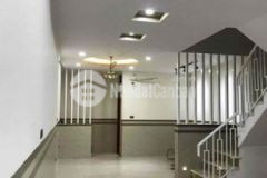 Tôi cần bán nhà trệt 2 lầu cách chợ vườn lài 150m