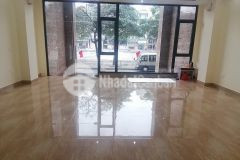 Cho thuê shophuose tôn thất thuyết. dt 100m x 5 nổi 1 hầm, mt 6m. thông sàn thang máy. giá 60tr.