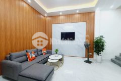 Nhỉnh 3 tỷ nhà trung tâm đống đa vài bước chân ra phố xách vali đến ở