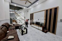 Hẻm ô tô quay đầu dân trí cao ô tô vào nhà mới xây chưa tới 1 năm