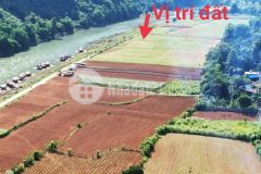 Siêu phẩm bám sông bôi có dt 2500m2 bên dưới là điểm cắm trại và khu bè nổi trên sông