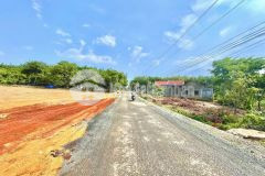 Cần bán lô đất thổ cư trung tâm thị trấn 350m2 giá chỉ 2tr2m2