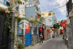 Nhà mặt tiền hẻm dt 129m2 an ninh tt q4 9 9 tỷ