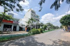 Đất kdc đường nhựa rộng rãi xây nhà ok