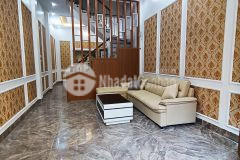 Chính chủ cần bán nhà dương quảng hàm,cầu giấy 42m2, 5 tầng, mt 4.1m, giá 5.25 tỷ.