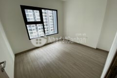 Cần bán căn 2 ngủ góc đông nam 69.5m2, nhà có nội thất như ảnh, giá 2.15 tỷ bao phí