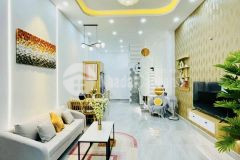Ở kinh doanh bán nhà 5 tầng hxh cmt8, q3, 47m2 4.3x11m, 9.8 tỷ