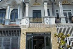 Nhà lầu đối diện trường học chợ bình chuẩn