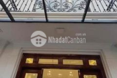 Bán căn nhà 61m x 4t cổ linh thạch bàn ô tô vào