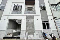 Nhà lầu mới 100 hẻm 86 cmt8 oto quay đầu