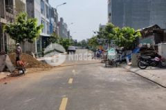 Lô đất 65m2 phú hồng thịnh 9 ngay bigc dĩ an