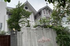 Bán biệt thự sang trọng kđt mới cầu giấy, cách công viên cg vài bước chân. dt 300m, 4t, mt 15.5m.