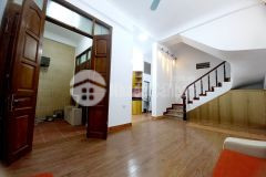 Bán nhà hoàng quốc việt cầu giấy dt 46m2 mặt tiền 7m giá chỉ 4.38 tỷ