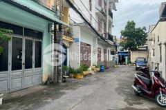 Nhà c4 hxt quay đầu cách nguyễn ảnh thủ 50 mét