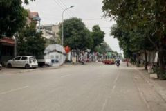 Đường 5m oto tránh cách bv bắc thăng long chỉ 300m