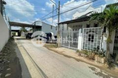 Nhà mặt tiền lộ ô tô gần cầu cần thơ