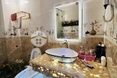 Bán nhà mới sát chợ chiến lược bình tân 4 tầng dt 160m2 nhỉnh 4 tỷ.