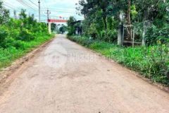 Đất thổ cư đường nhựa bên hông ubnd cư đăng