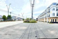 Ngộp bank nền cần bán gấp nhà 1 trệt 3 lầu