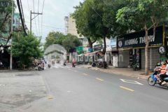 Khách sạn mt tân quý 5 5mx19m trệt 4 lầu st 20 p