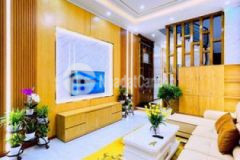 Em tôi cần bán căn nhà giá rẻ để lấy vốn làm ăn