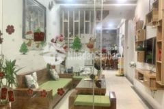 Nhà đệp đa sĩ hà đông hn ô tô chạy qua cửa