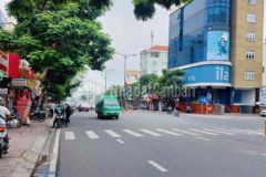 Nhà 1 trệt 4 lầu mặt tiền lê văn việt tp thủ đức