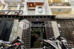 Bán nhà 4x14 đúc 2 lầu sân thượng giá 4 79 tỷ ht