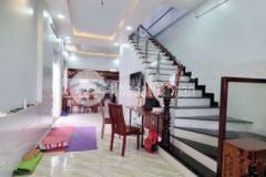 Nhà 4 1x25 hoàn công có sân vườn rộng