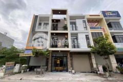 Nhà mặt tiền kinh doanh dt743 chỉ 100m